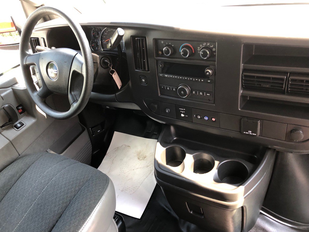 2025 GMC Savana Image 25