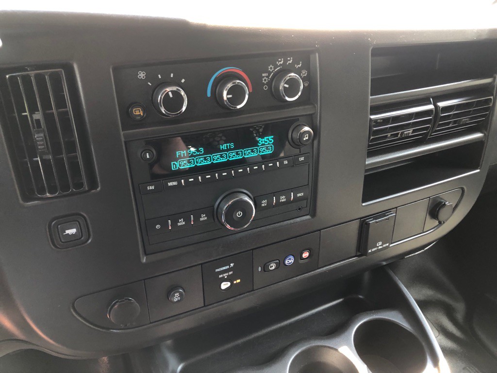 2025 GMC Savana Image 27