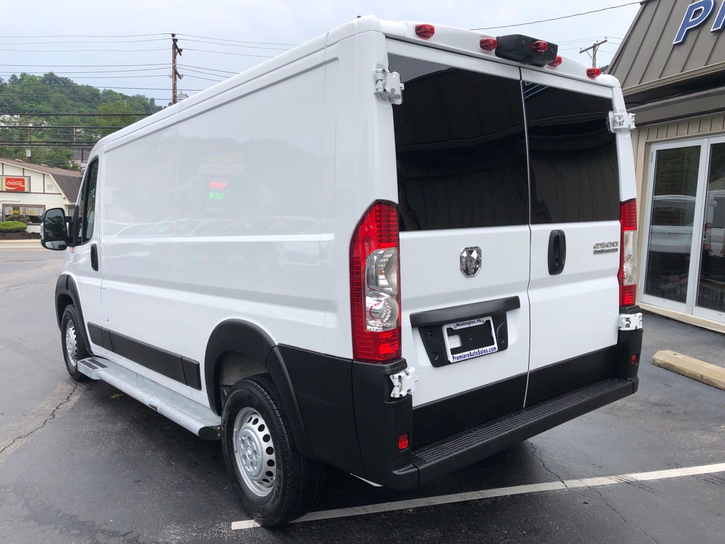 2025 RAM Promaster Image 4