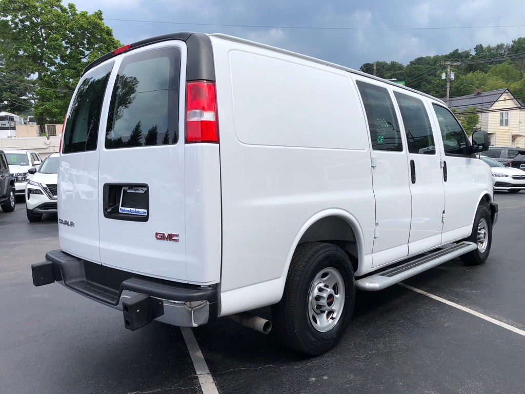 2025 GMC Savana Image 6