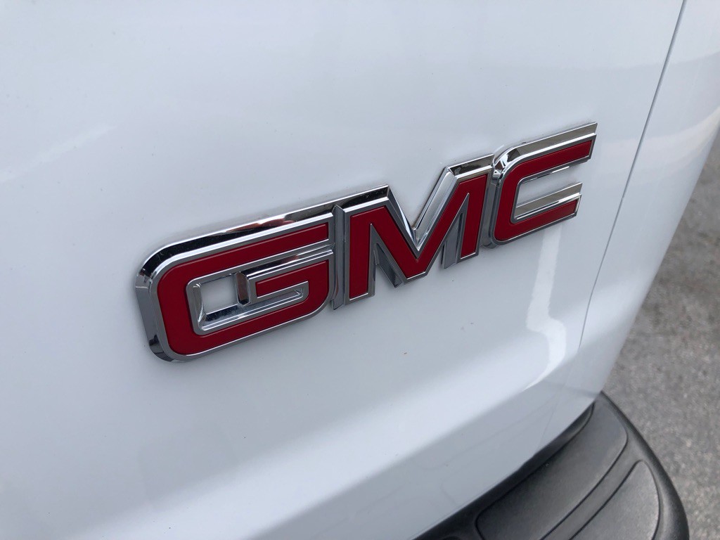 2025 GMC Savana Image 16