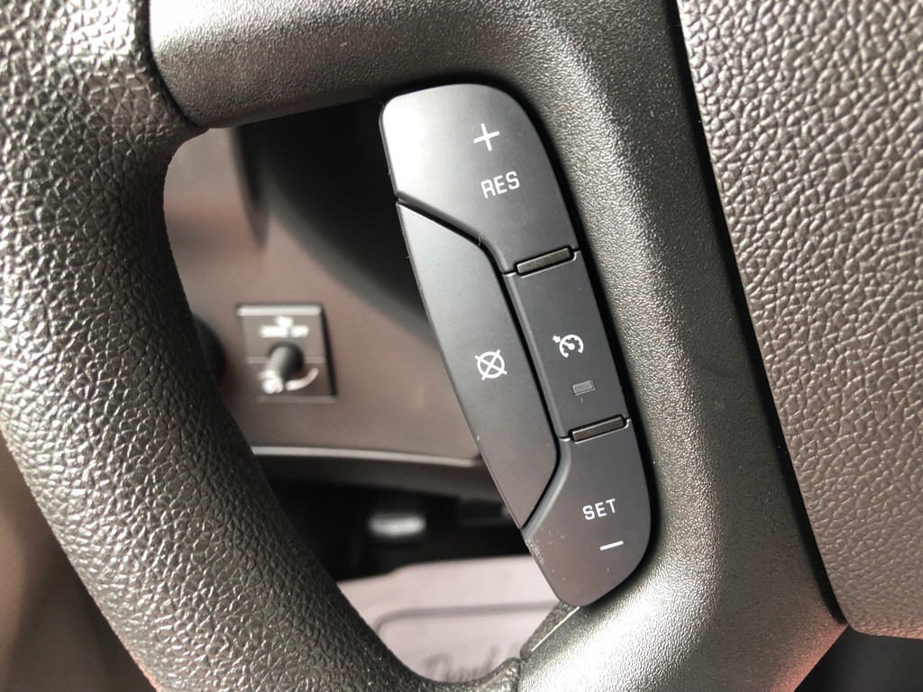 2025 GMC Savana Image 32