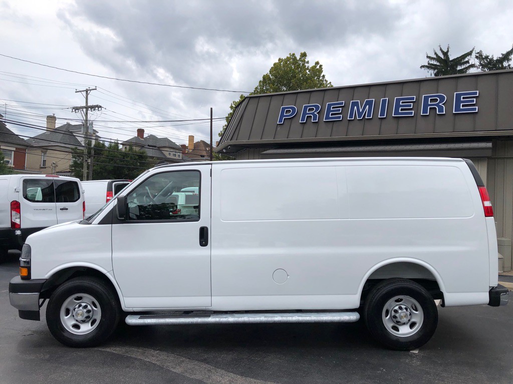 2025 Chevrolet Express Image 3