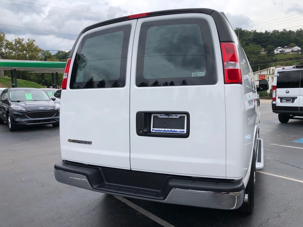 2025 Chevrolet Express Image 5
