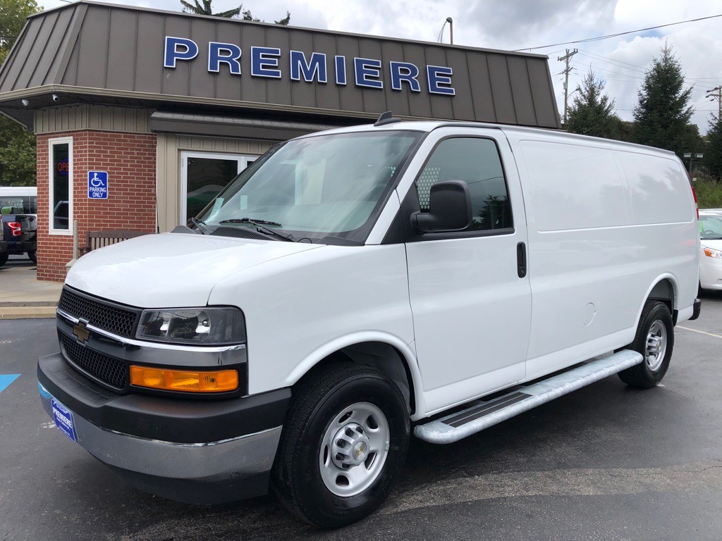 2025 Chevrolet Express Image 10