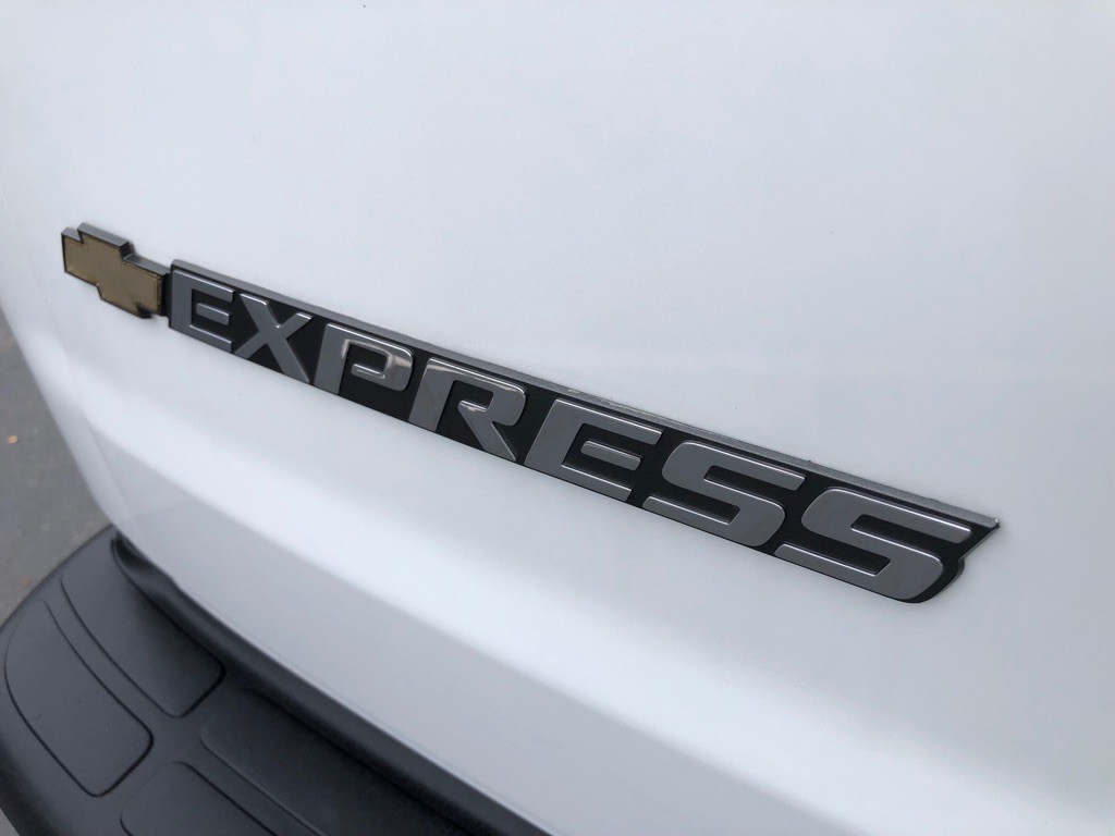 2025 Chevrolet Express Image 15