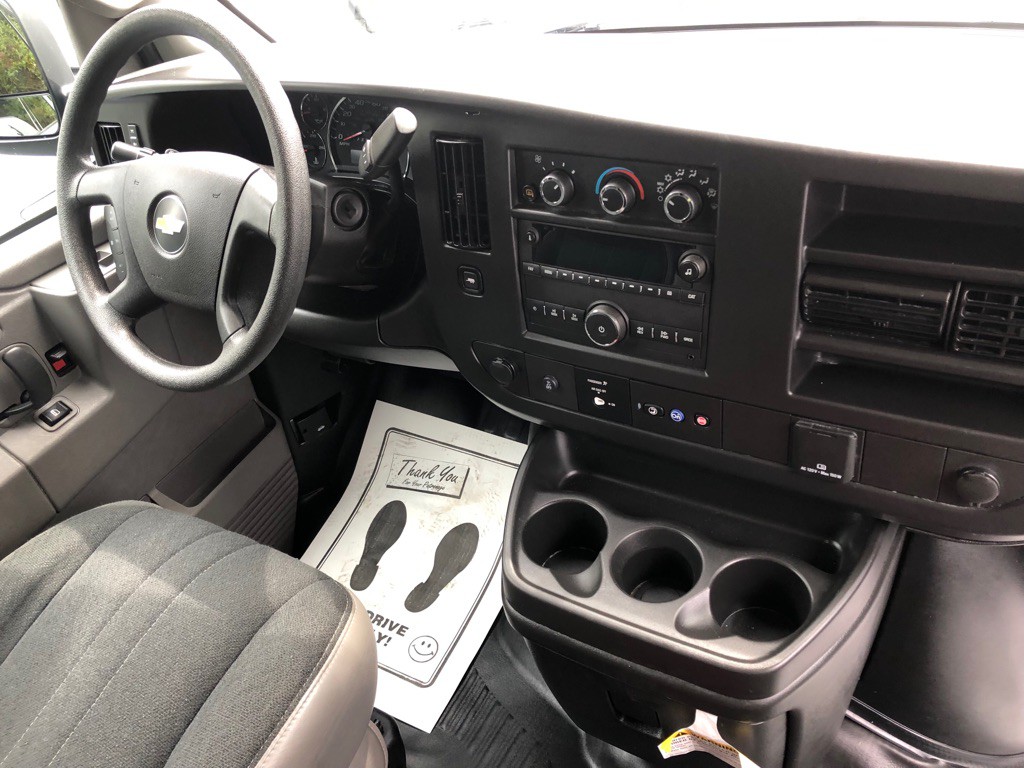 2025 Chevrolet Express Image 24