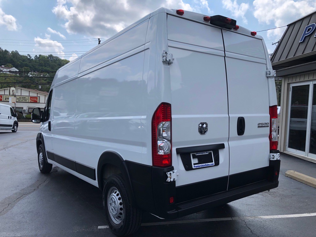 2025 RAM Promaster Image 4