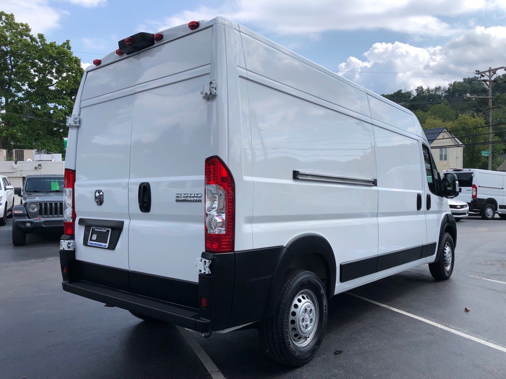 2025 RAM Promaster Image 6