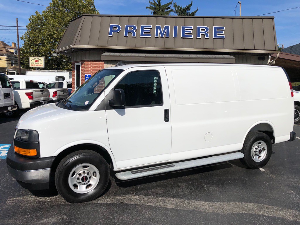 2025 GMC Savana Image 2