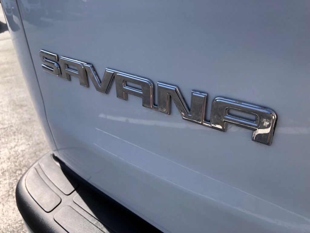 2025 GMC Savana Image 16