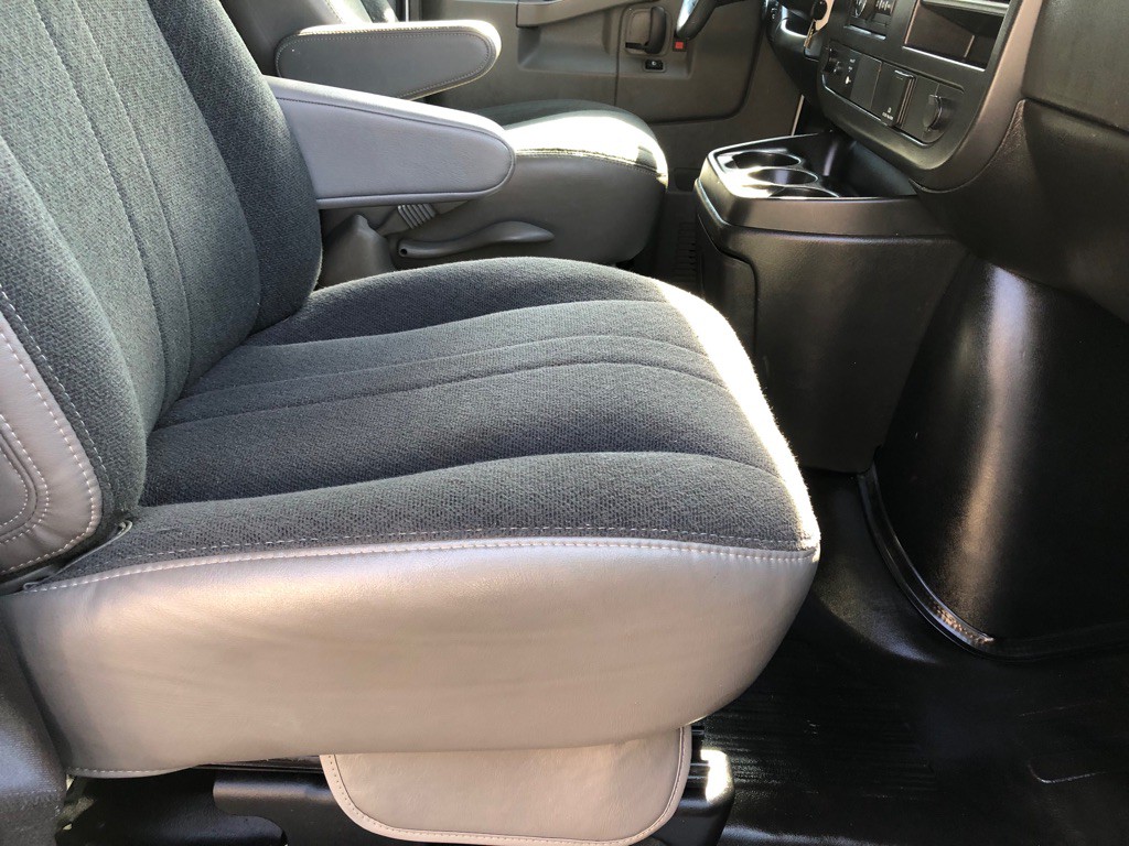2025 GMC Savana Image 25