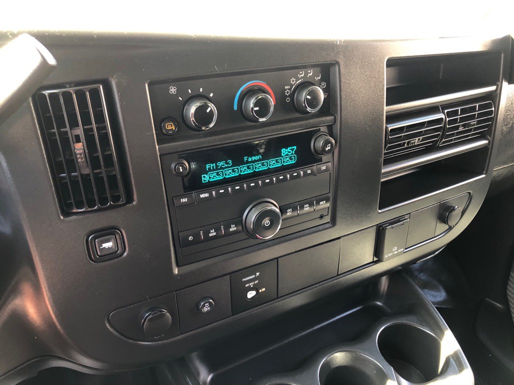 2025 GMC Savana Image 28