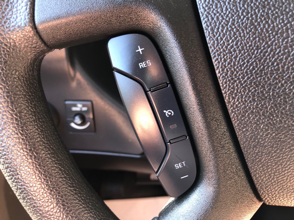 2025 GMC Savana Image 32