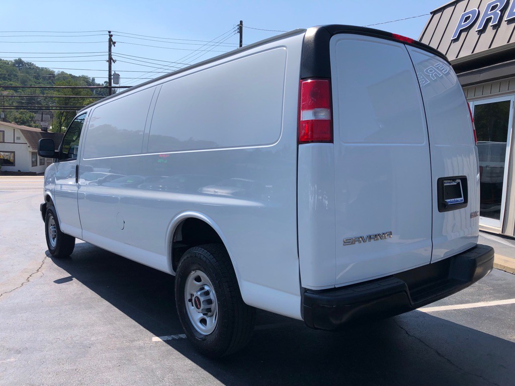 2023 GMC Savana Image 4