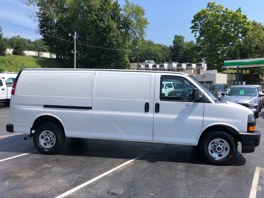 2023 GMC Savana Image 7