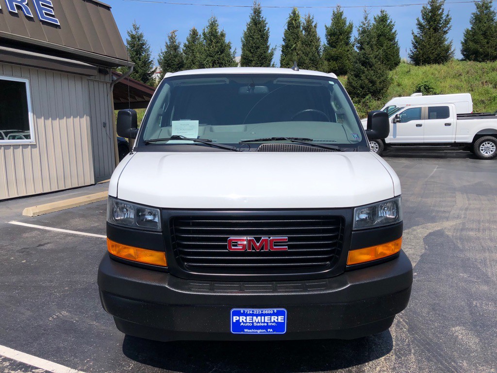 2023 GMC Savana Image 9