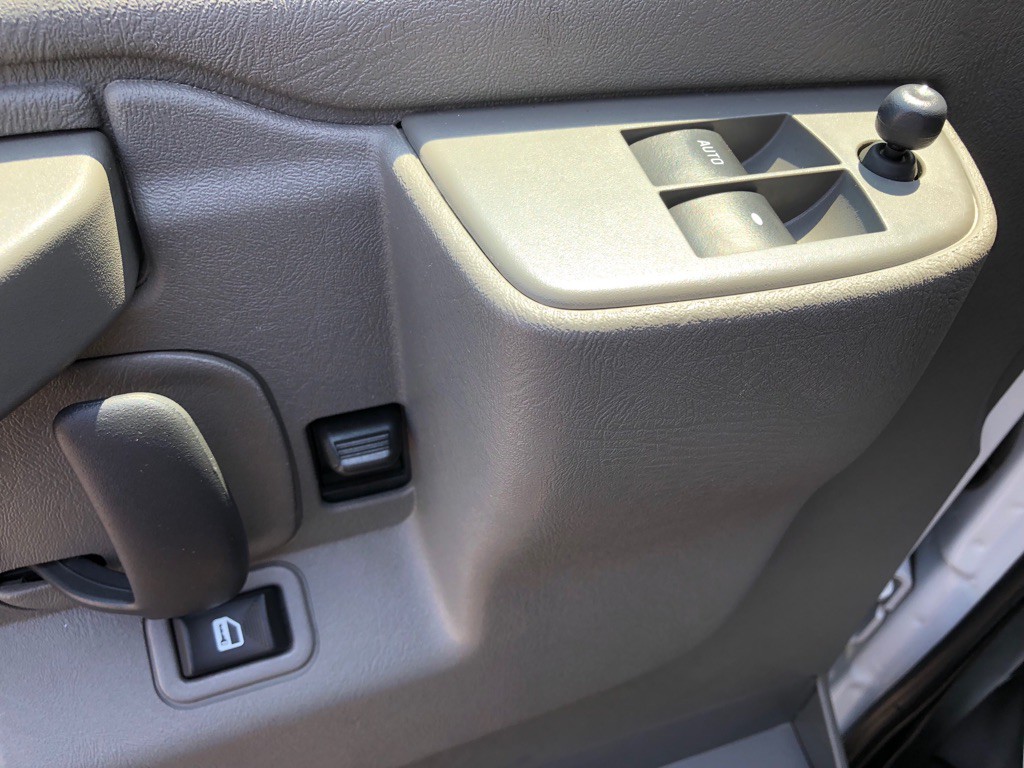 2023 GMC Savana Image 17