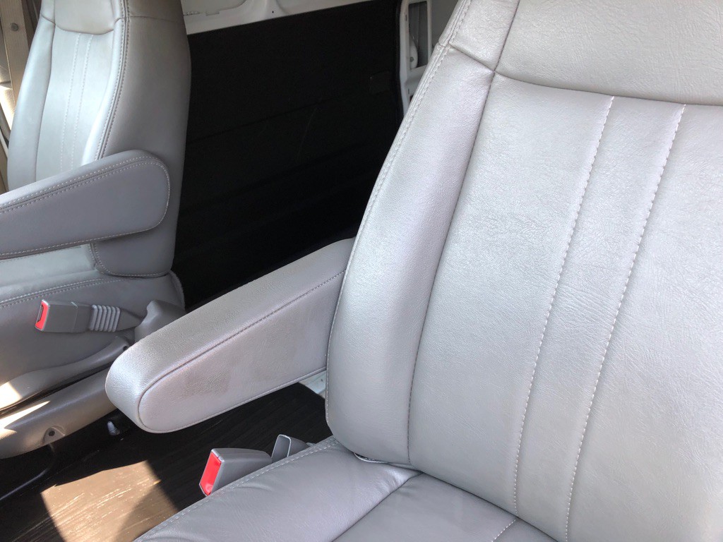 2023 GMC Savana Image 19