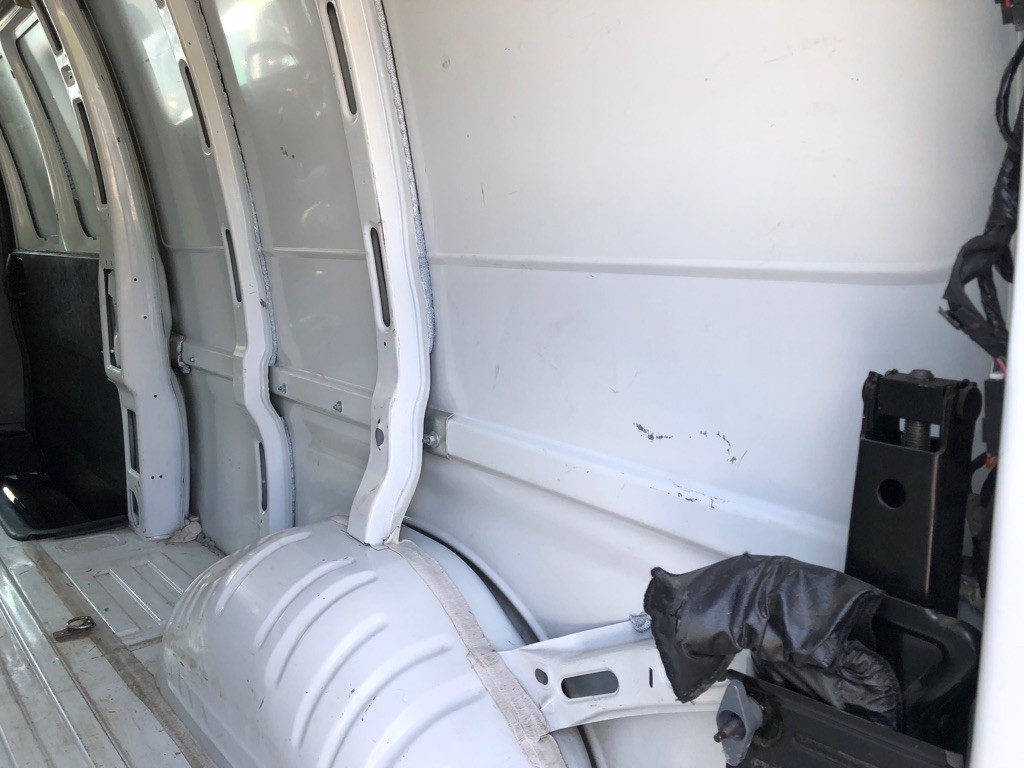 2023 GMC Savana Image 22