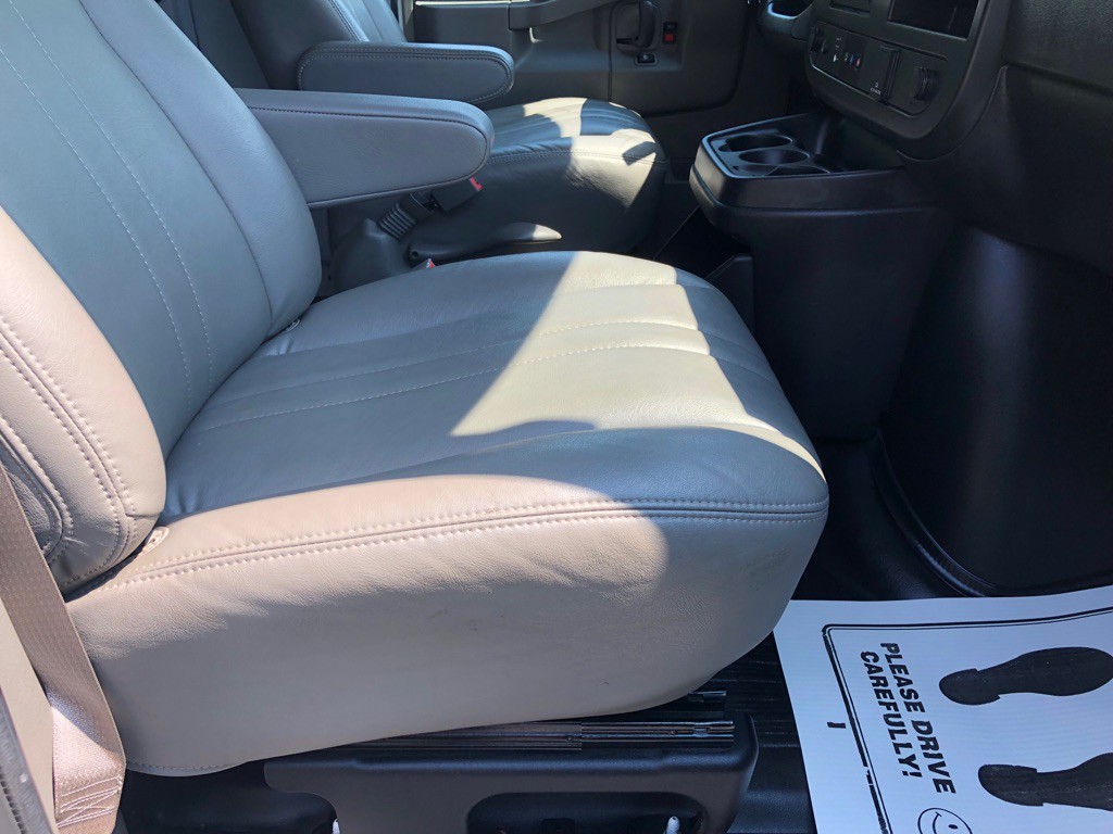 2023 GMC Savana Image 24