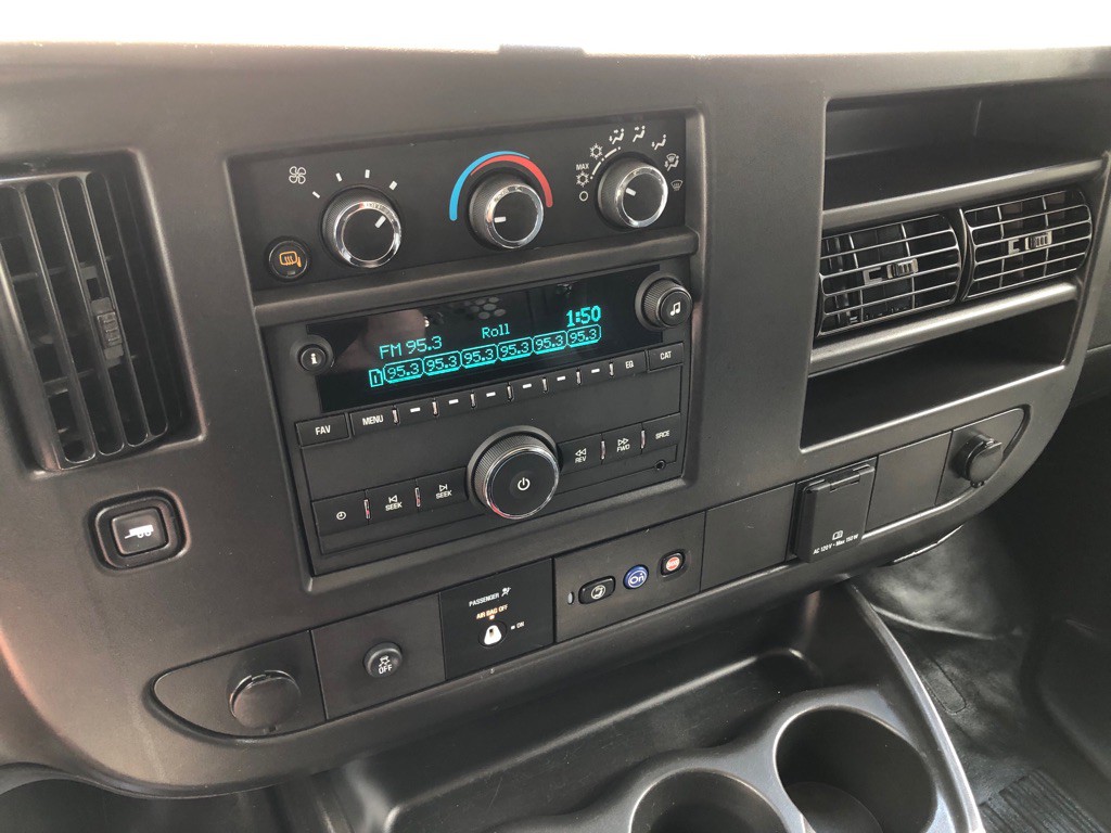 2025 GMC Savana Image 28