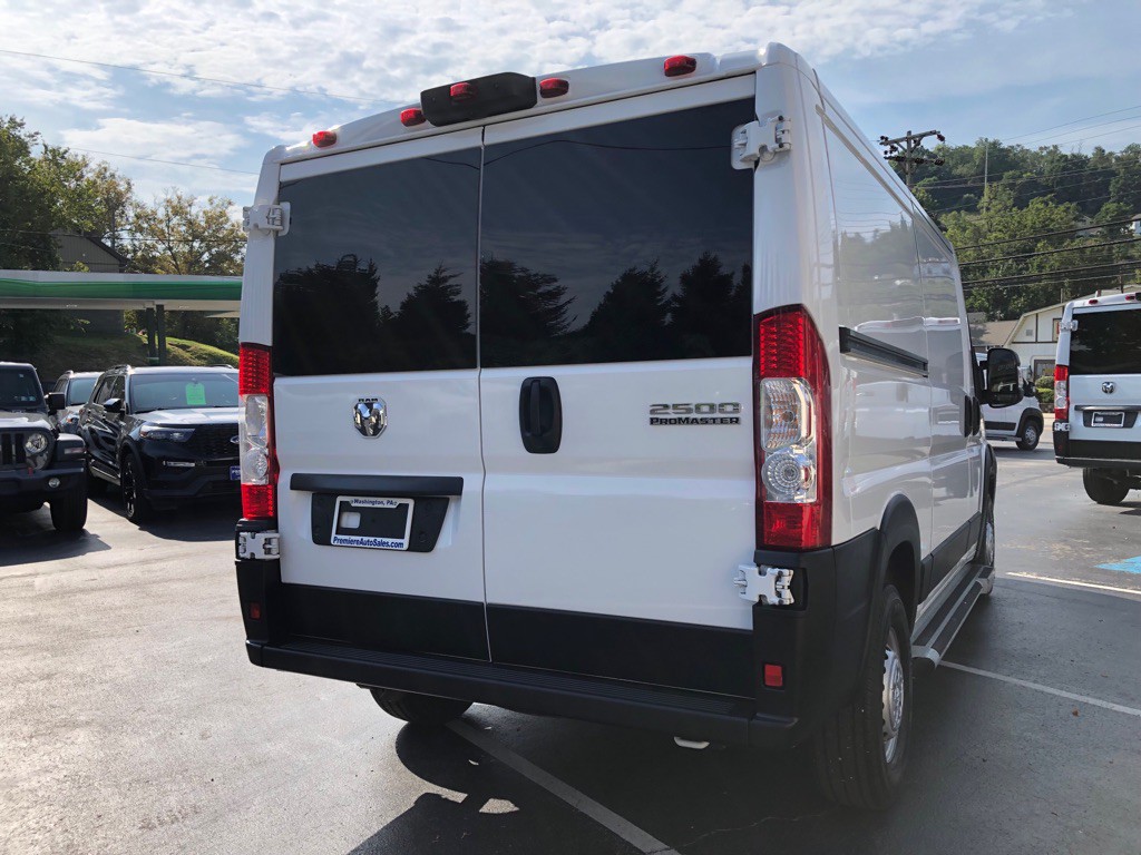 2025 RAM Promaster Image 5