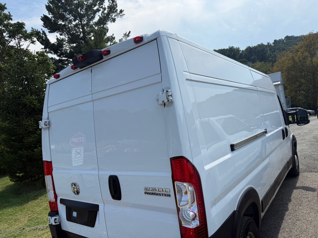 2023 RAM Promaster Image 2