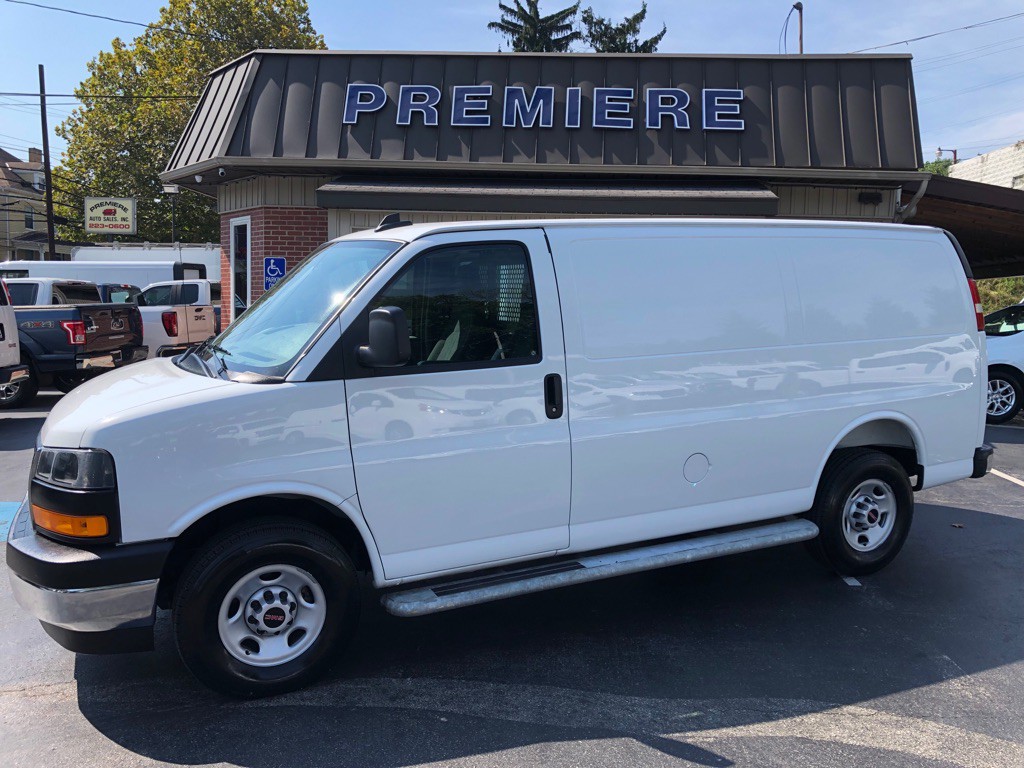 2025 GMC Savana Image 2