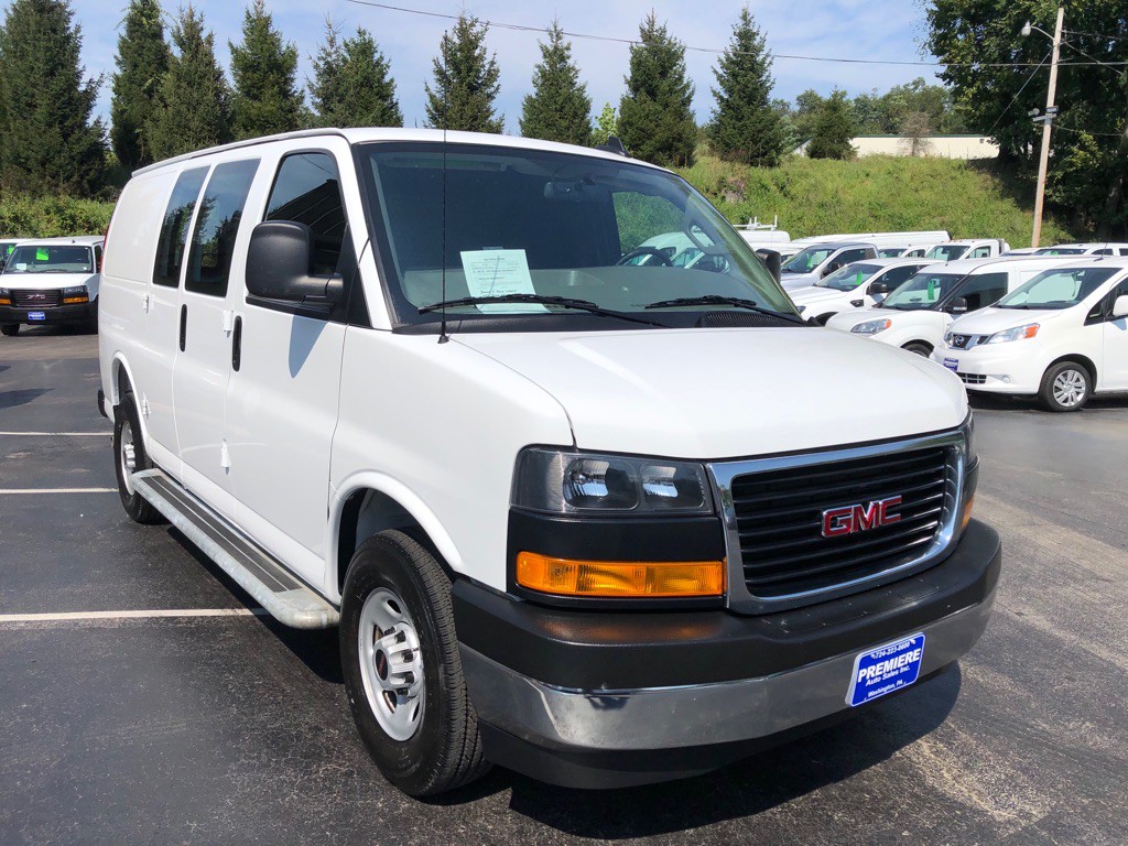2025 GMC Savana Image 8
