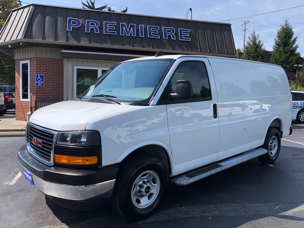 2025 GMC Savana Image 10