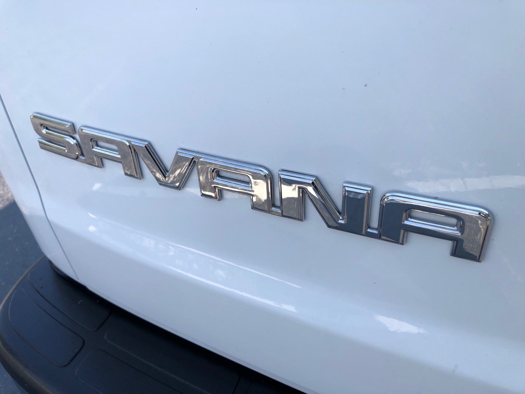 2025 GMC Savana Image 15