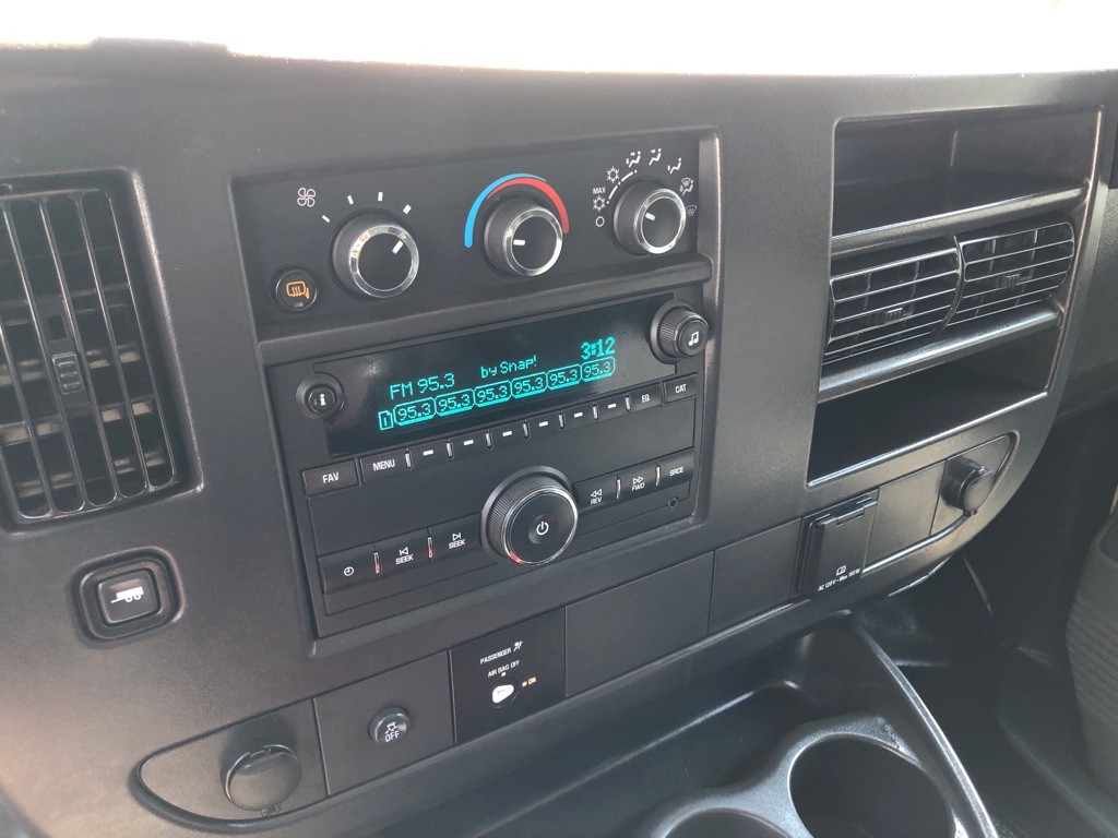 2025 GMC Savana Image 27