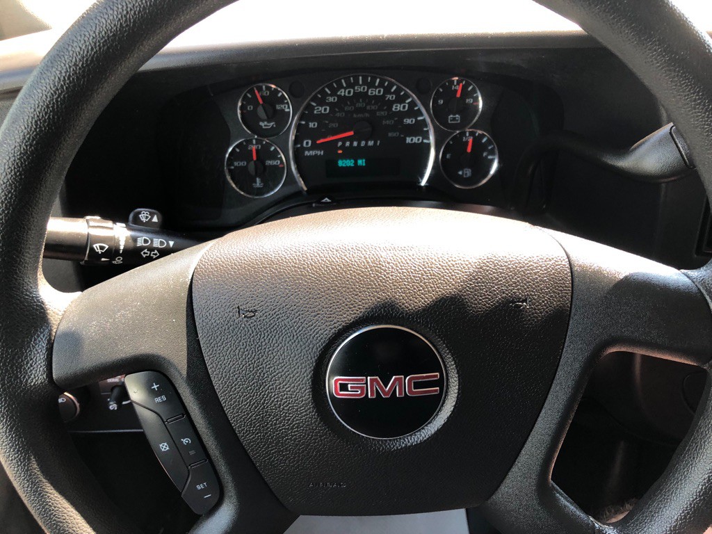 2025 GMC Savana Image 31