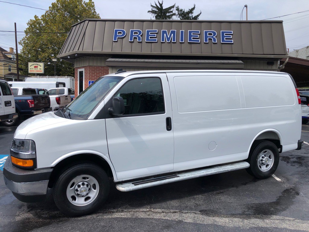 2025 Chevrolet Express Image 2