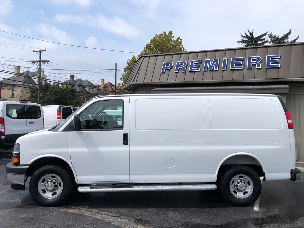 2025 Chevrolet Express Image 3