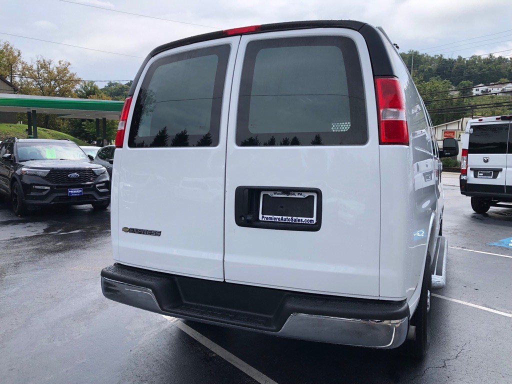 2025 Chevrolet Express Image 5