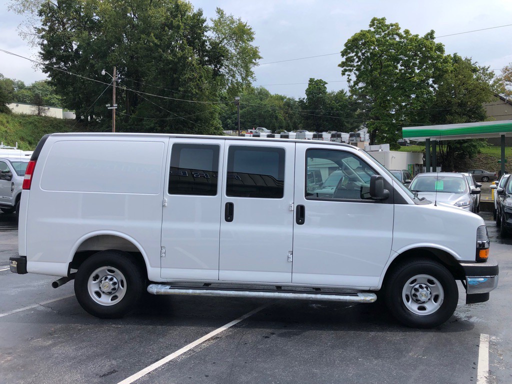 2025 Chevrolet Express Image 7