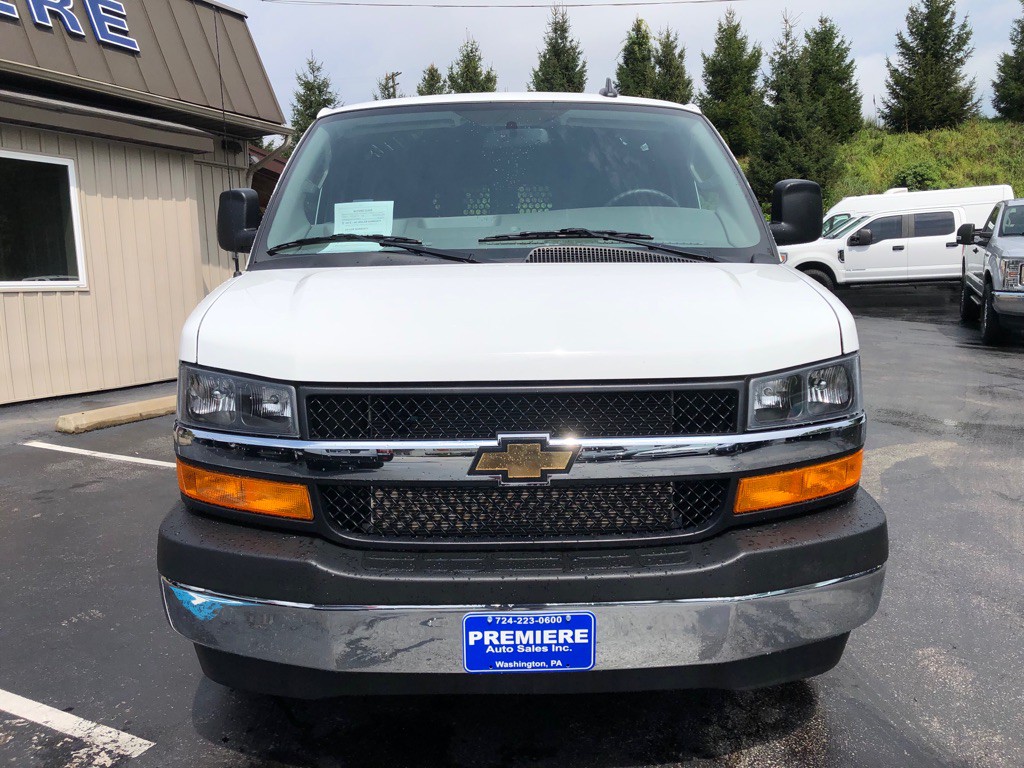 2025 Chevrolet Express Image 9