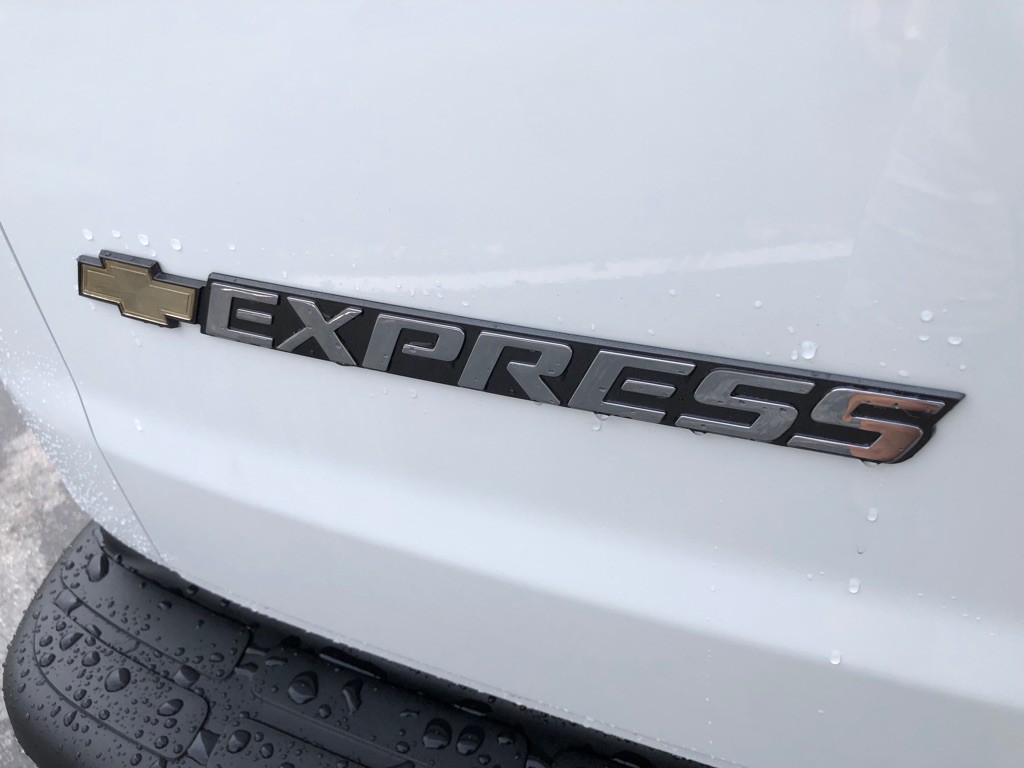 2025 Chevrolet Express Image 15