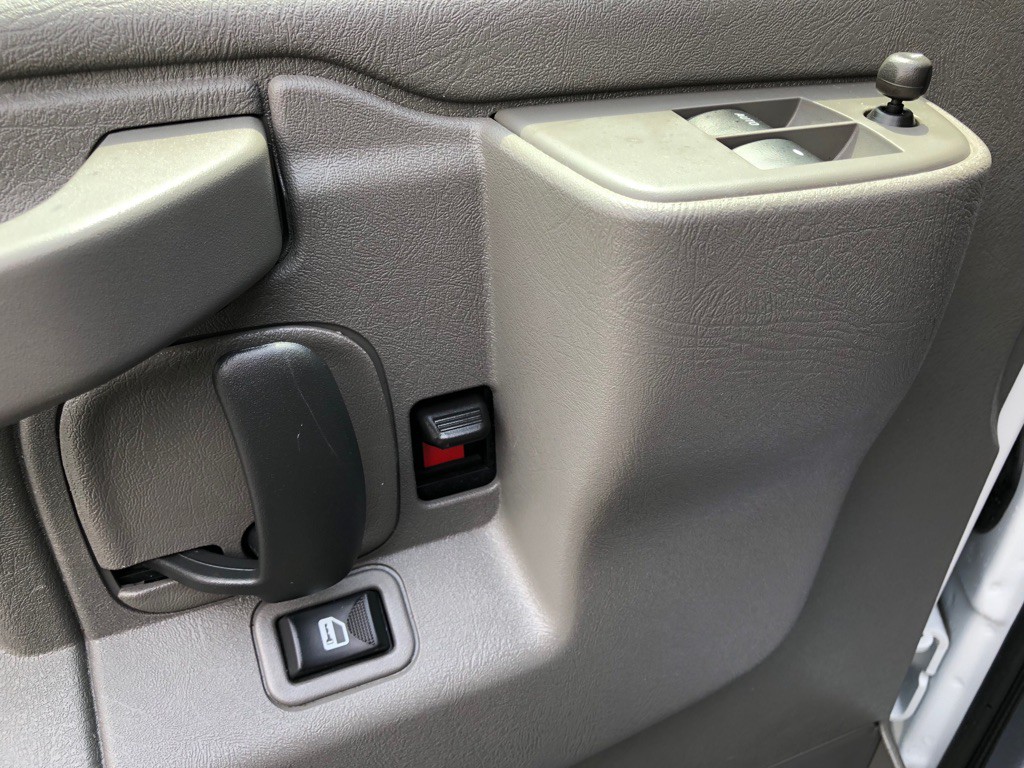 2025 Chevrolet Express Image 16