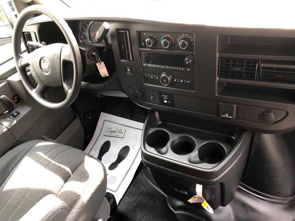 2025 Chevrolet Express Image 24