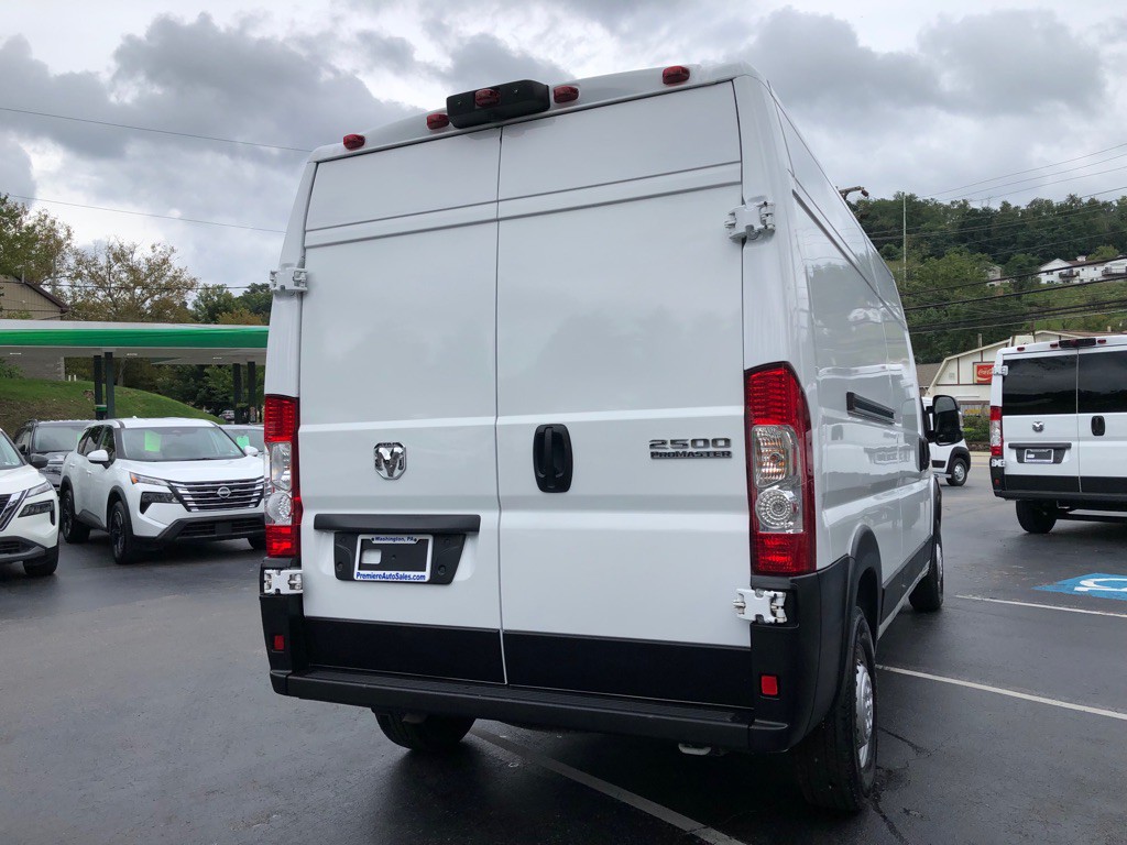 2025 RAM Promaster Image 5