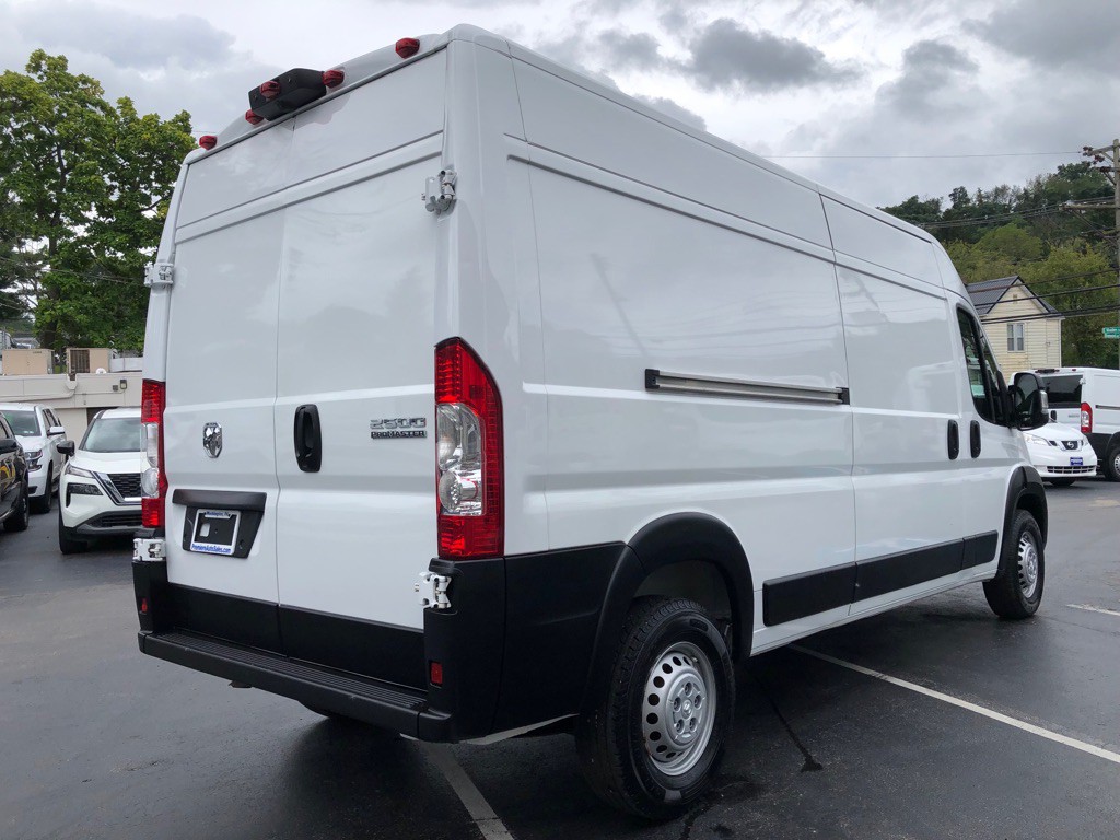 2025 RAM Promaster Image 6