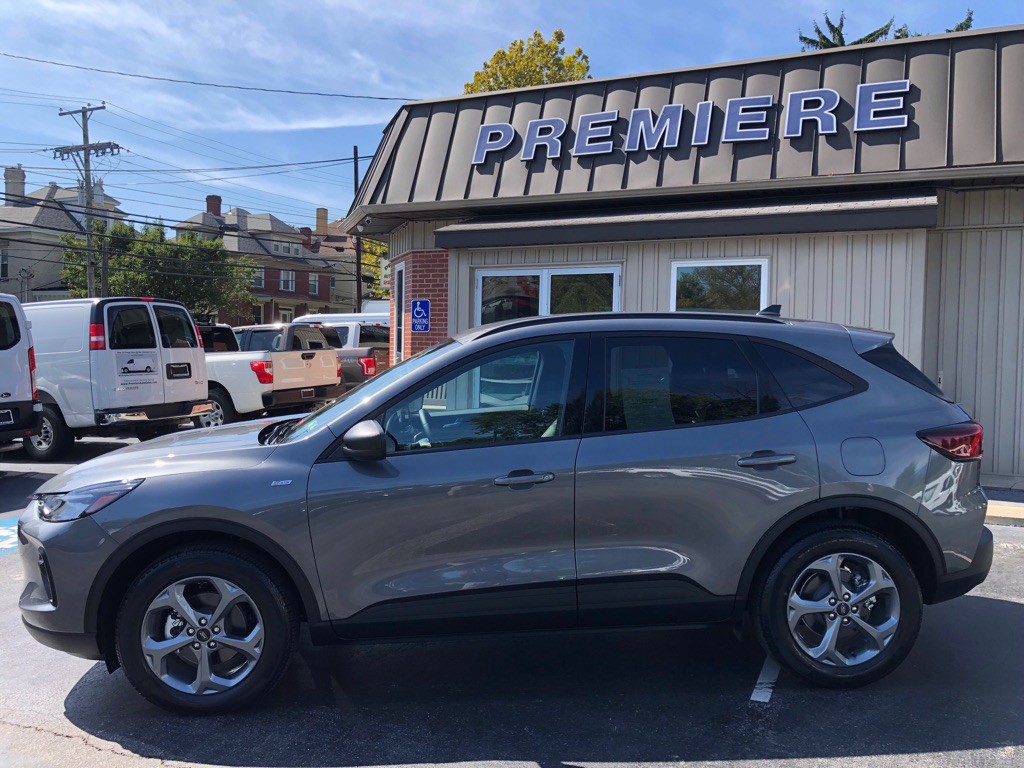 2025 Ford Escape Image 3
