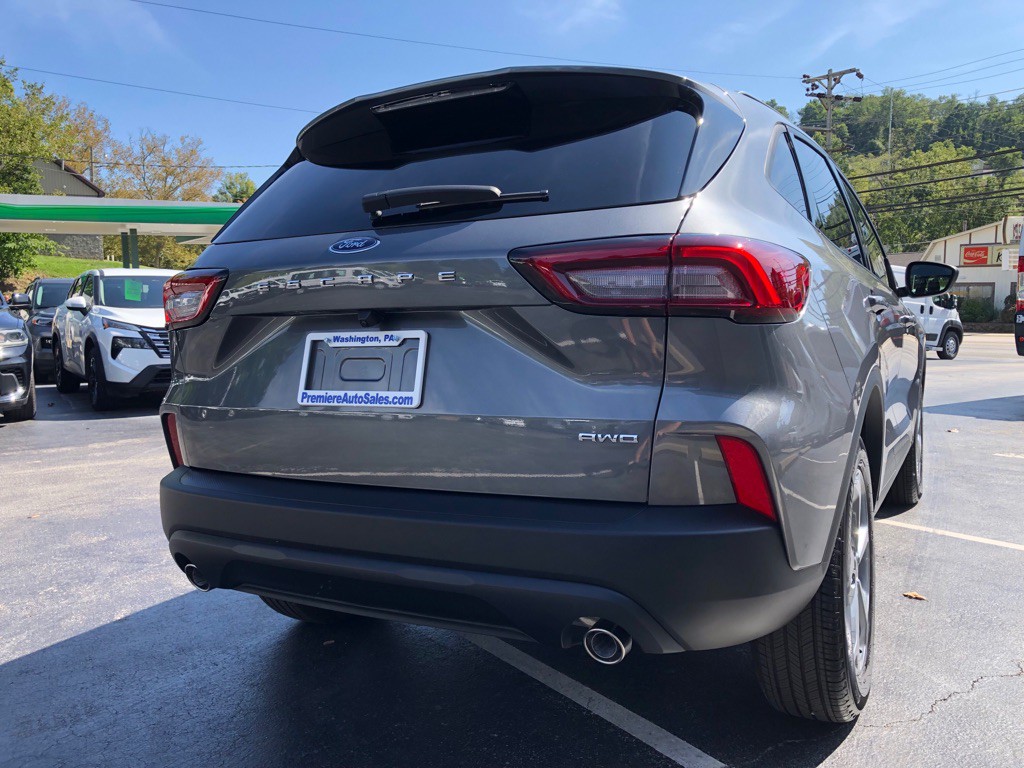 2025 Ford Escape Image 5