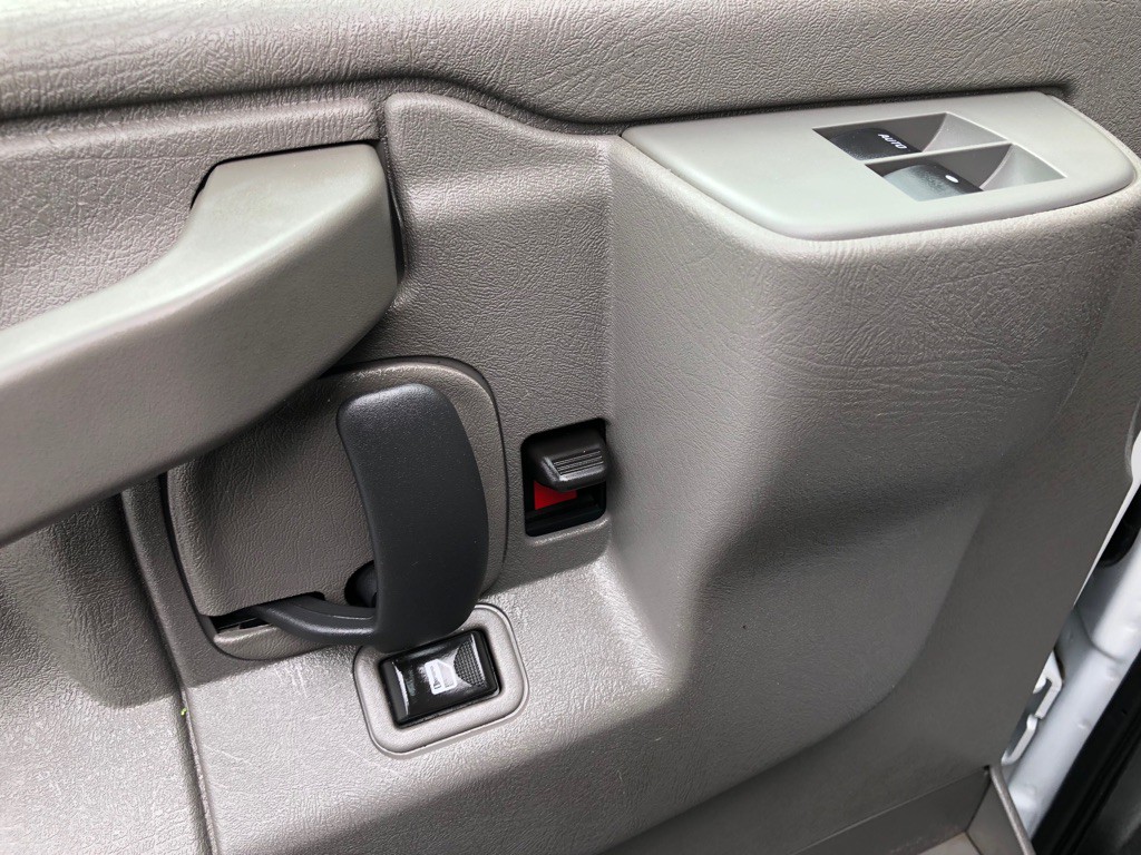 2019 Chevrolet Express Image 18