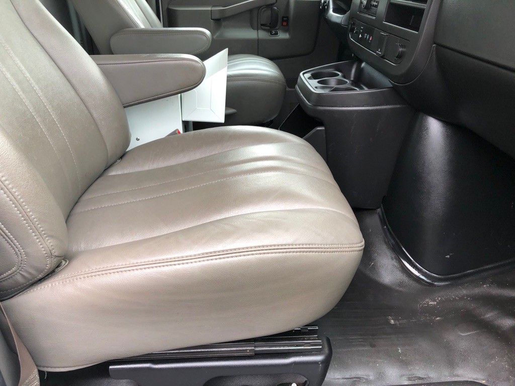 2019 Chevrolet Express Image 25