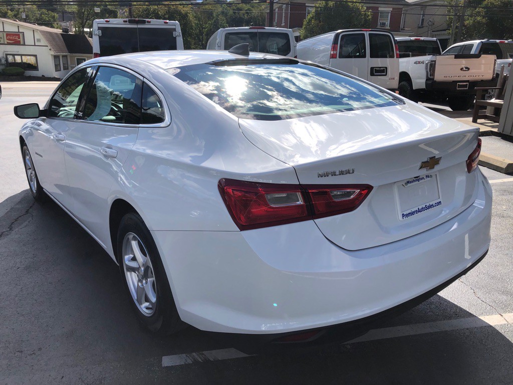 2018 Chevrolet Malibu Image 4