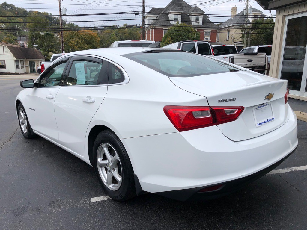 2016 Chevrolet Malibu Image 4
